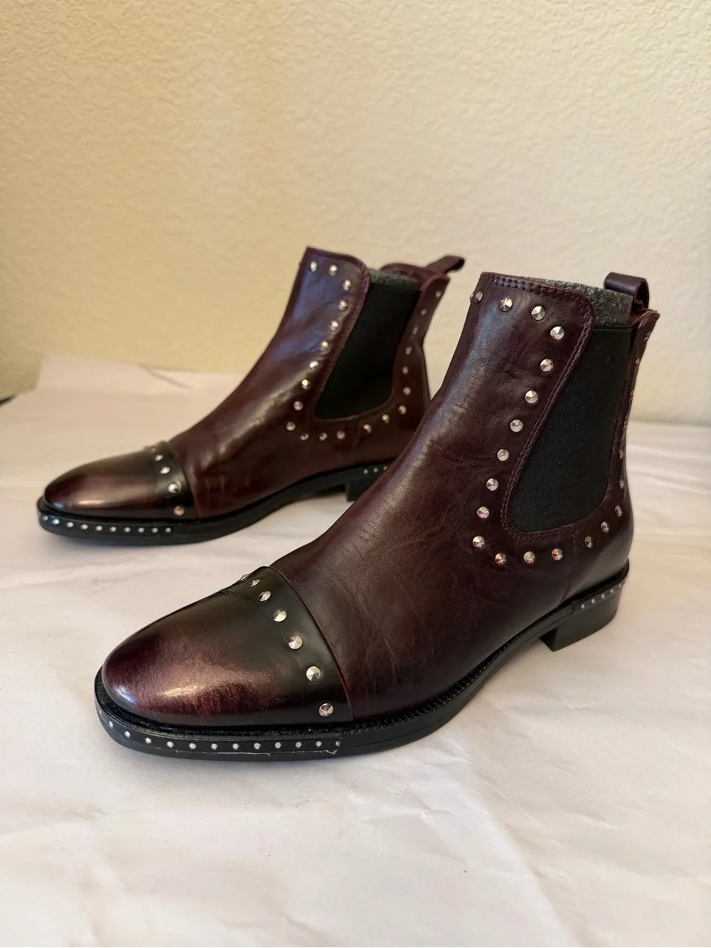 Ateliers burgundy leather
